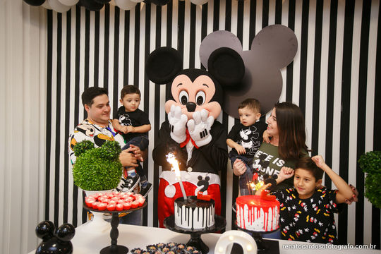 Benício e Vicente - Aniversário Infantil em Joinville - Romana Festas Benício e Vicente - Aniversário Infantil em Joinville - Romana Festas