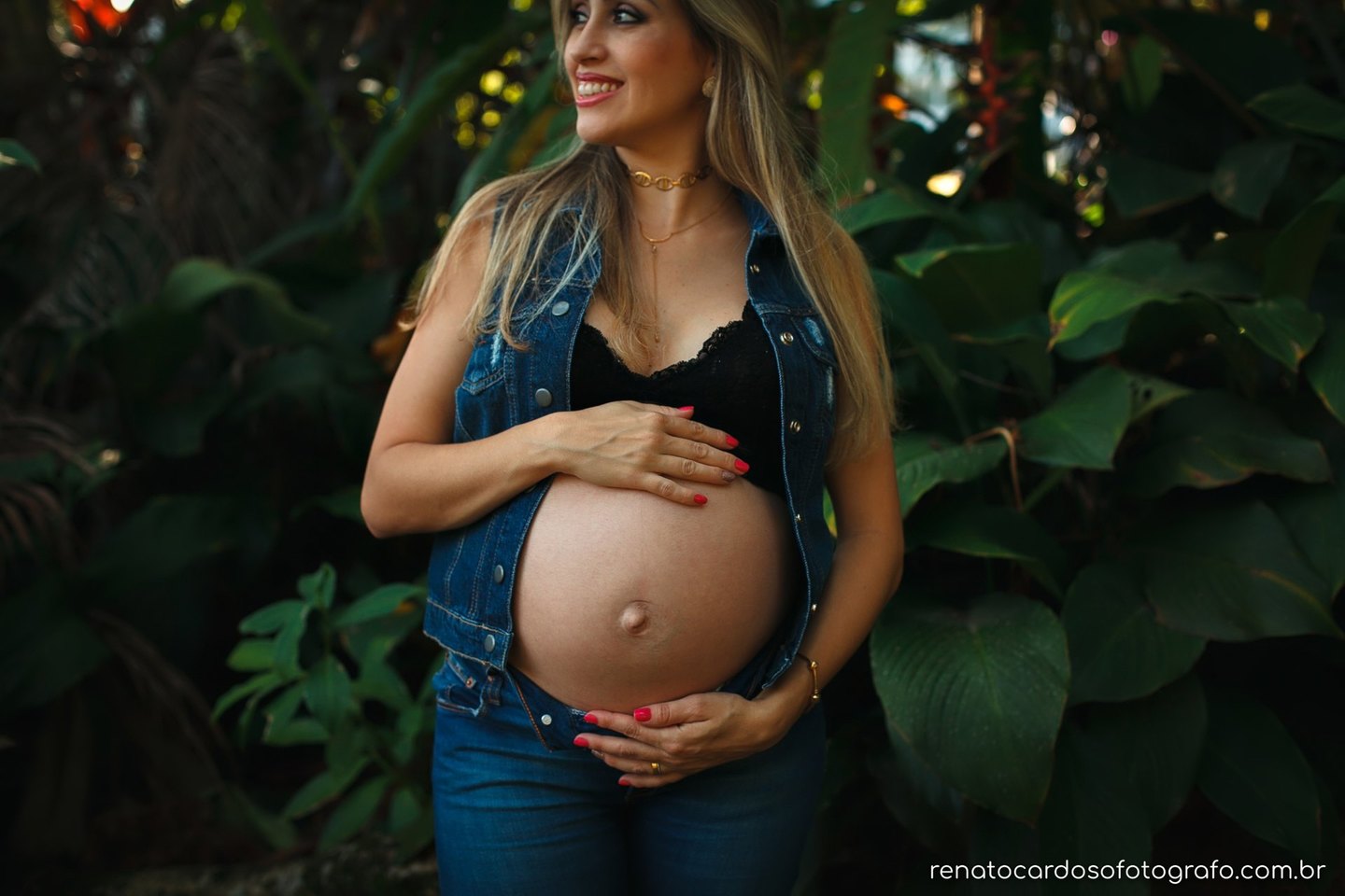 Fotógrafos de Gestante - Ensaio Gestante da Mary - Joinville Fotógrafos de Gestante - Ensaio Gestante da Mary - Joinville
