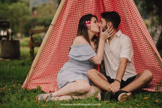 Ju e Vini - Ensaio de Casal - Fotos de casal em Joinville Ju e Vini - Ensaio de Casal - Fotos de casal em Joinville