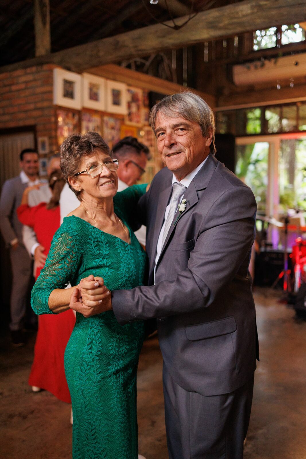 Foto Casamento Fran e Rafa em Corupá: Amor e Emoção no Seminário Sagrado Coração de Jesus Foto Casamento Fran e Rafa em Corupá: Amor e Emoção no Seminário Sagrado Coração de Jesus - Imagem 125