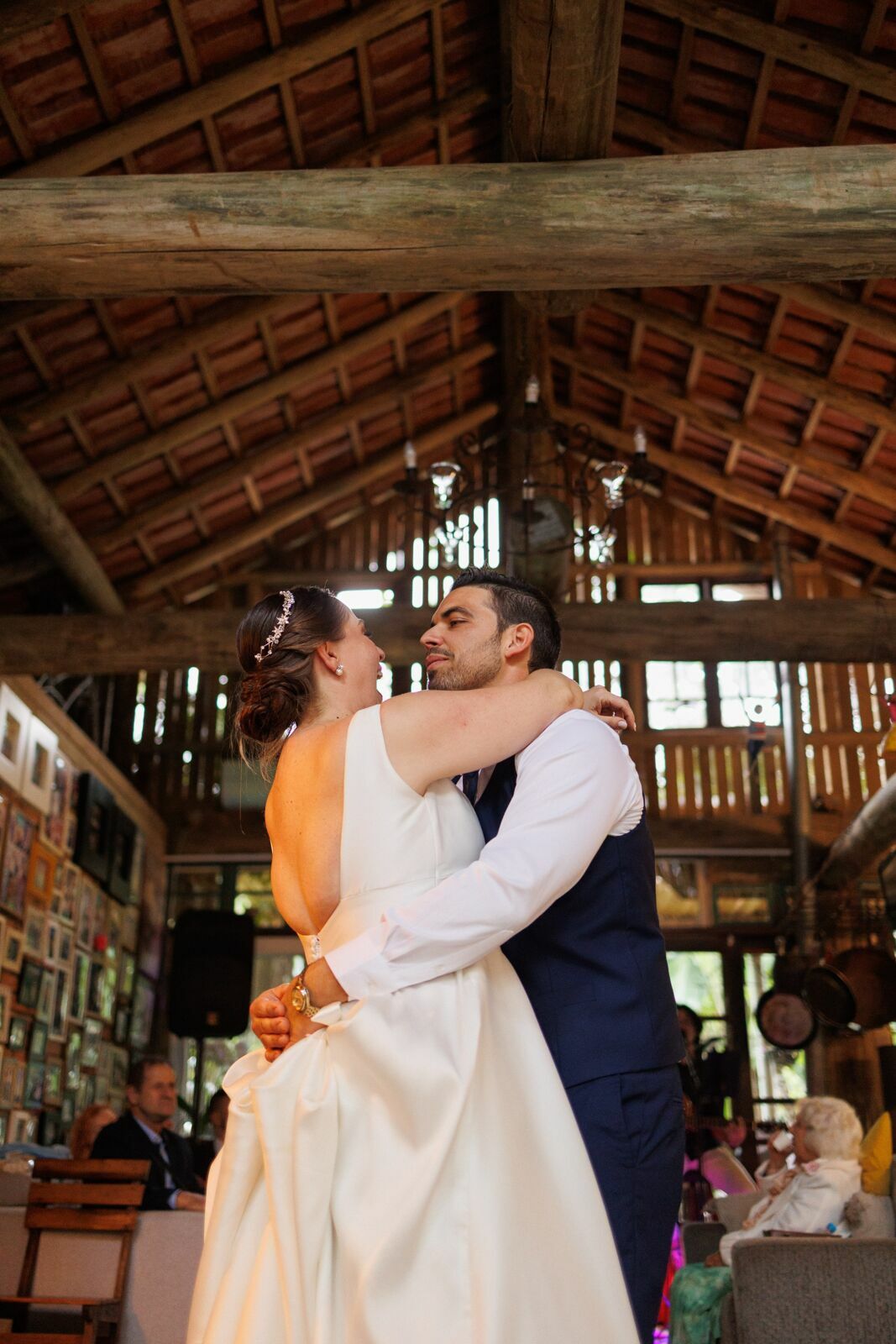 Foto Casamento Fran e Rafa em Corupá: Amor e Emoção no Seminário Sagrado Coração de Jesus Foto Casamento Fran e Rafa em Corupá: Amor e Emoção no Seminário Sagrado Coração de Jesus - Imagem 145