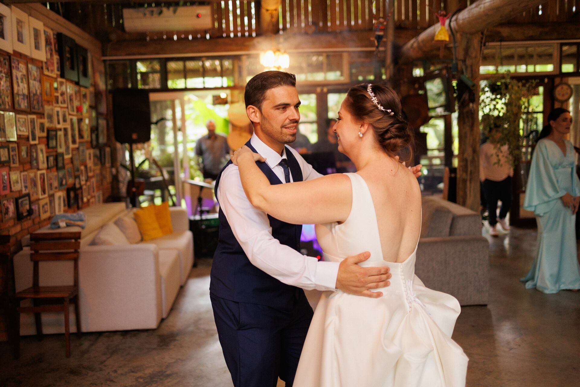 Foto Casamento Fran e Rafa em Corupá: Amor e Emoção no Seminário Sagrado Coração de Jesus Foto Casamento Fran e Rafa em Corupá: Amor e Emoção no Seminário Sagrado Coração de Jesus - Imagem 119