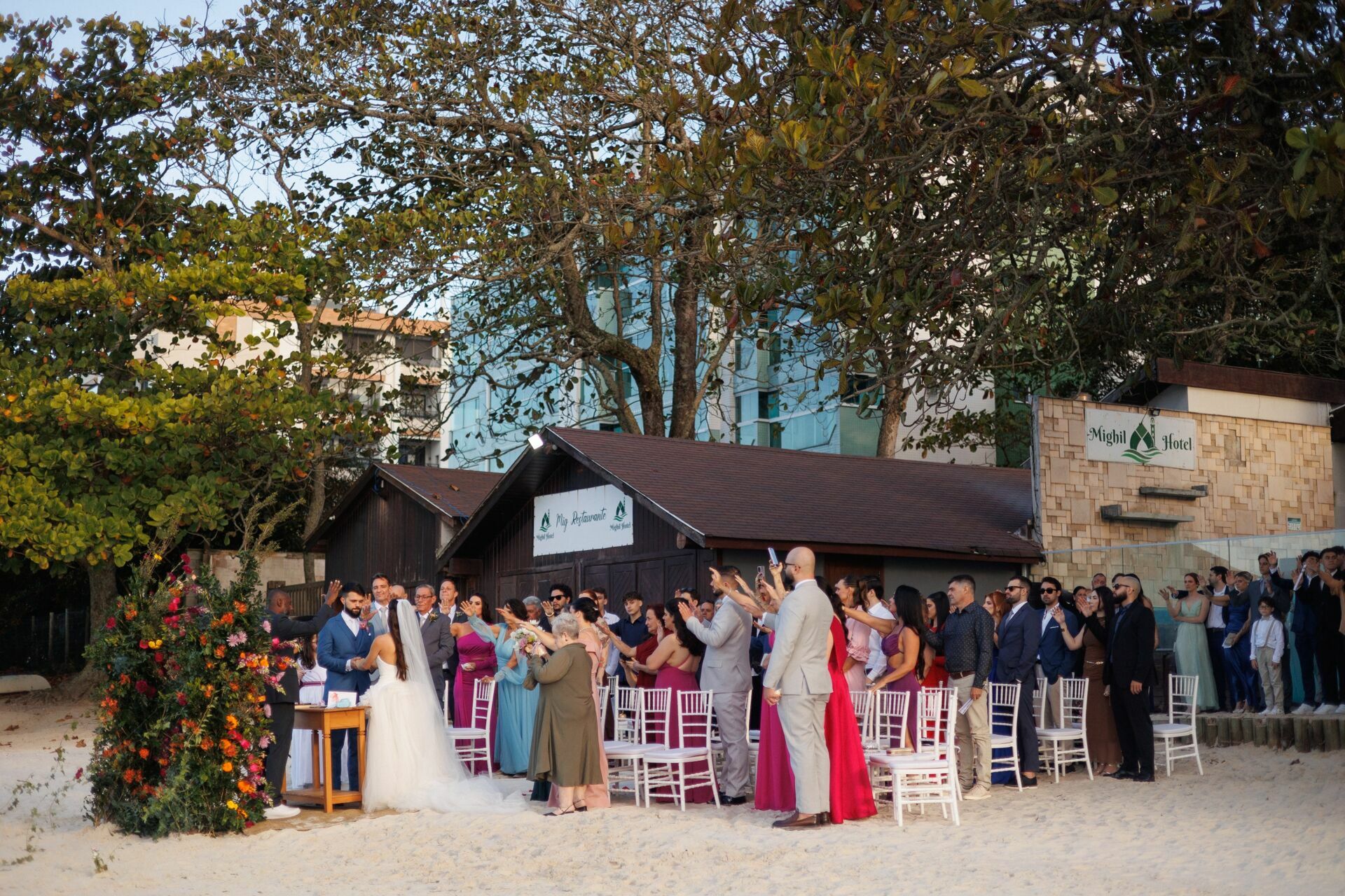 Foto Casamento Alyssa e Bruno no Hotel Mighil em Florianópolis Foto Casamento Alyssa e Bruno no Hotel Mighil em Florianópolis - Imagem 99