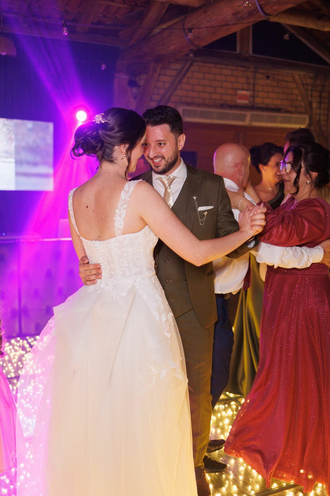 Foto Casamento Brenda e Lucas no Friedemann Platz em Joinville Foto Casamento Brenda e Lucas no Friedemann Platz em Joinville - Imagem 118