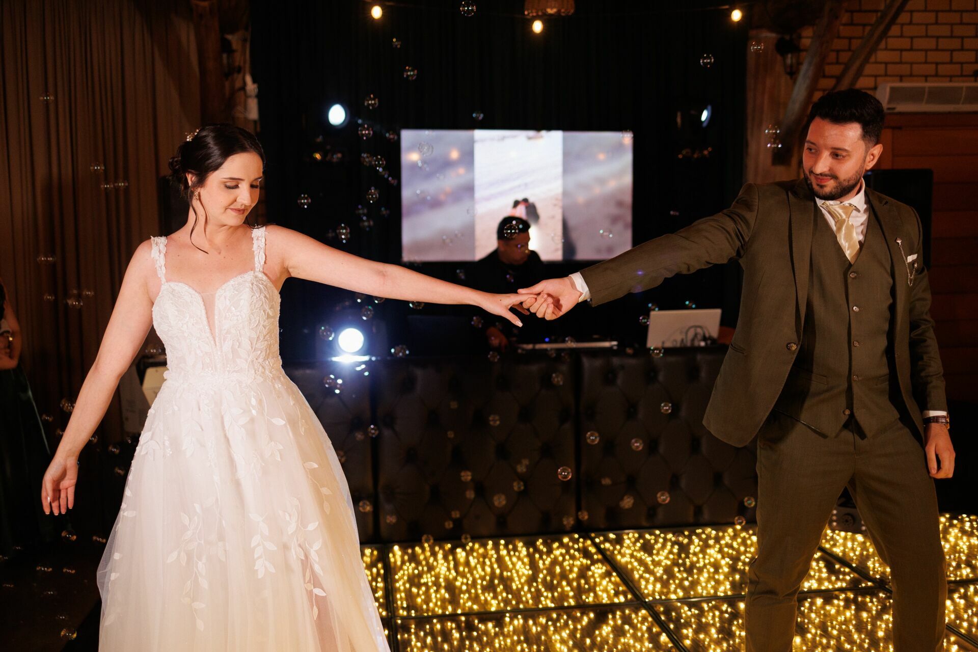 Foto Casamento Brenda e Lucas no Friedemann Platz em Joinville Foto Casamento Brenda e Lucas no Friedemann Platz em Joinville - Imagem 107