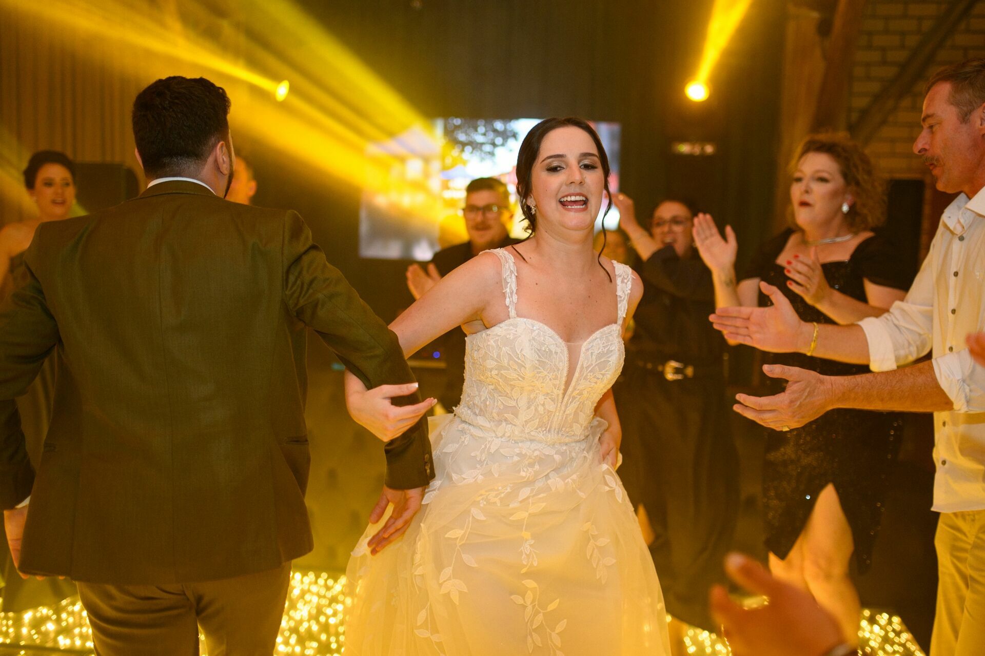 Foto Casamento Brenda e Lucas no Friedemann Platz em Joinville Foto Casamento Brenda e Lucas no Friedemann Platz em Joinville - Imagem 122