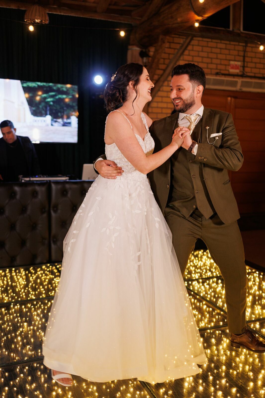 Foto Casamento Brenda e Lucas no Friedemann Platz em Joinville Foto Casamento Brenda e Lucas no Friedemann Platz em Joinville - Imagem 108