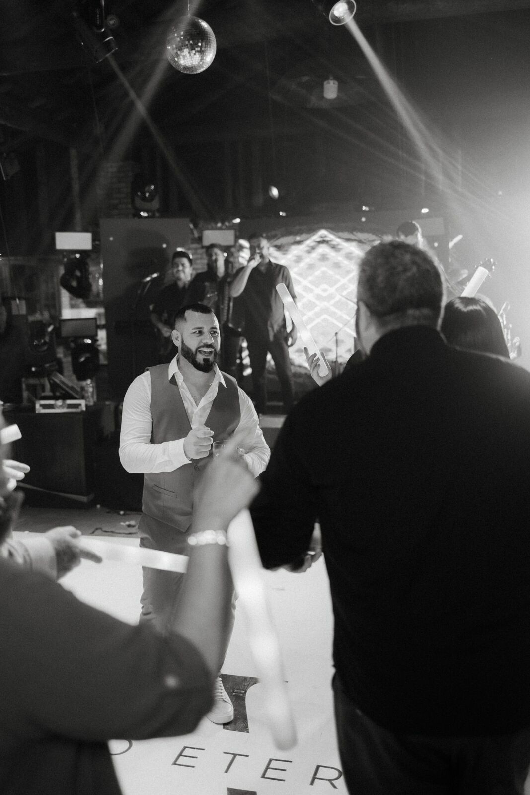 Foto Casamento Morgana e Mano no Buchmann Eventos em Gaspar – Fotógrafo em Joinville Foto Casamento Morgana e Mano no Buchmann Eventos em Gaspar – Fotógrafo em Joinville - Imagem 279