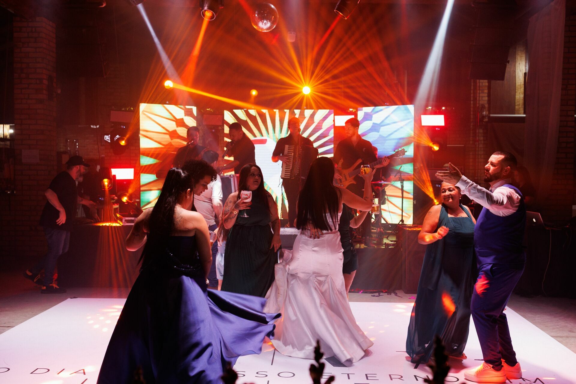 Foto Casamento Morgana e Mano no Buchmann Eventos em Gaspar – Fotógrafo em Joinville Foto Casamento Morgana e Mano no Buchmann Eventos em Gaspar – Fotógrafo em Joinville - Imagem 249