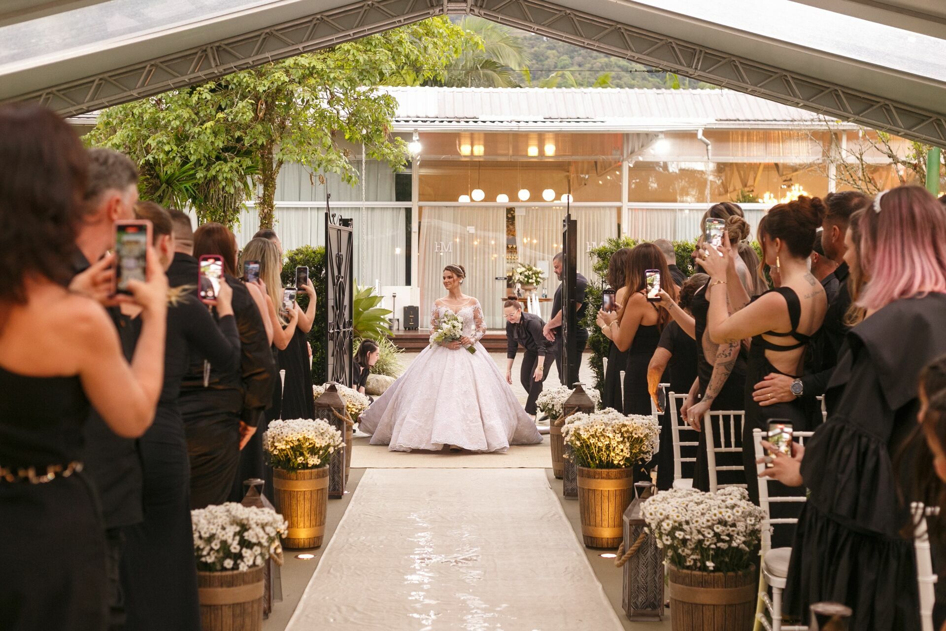 Foto Casamento Paola e Thomaz - Hausmesse Casa de Eventos Joinville Foto Casamento Paola e Thomaz - Hausmesse Casa de Eventos Joinville - Imagem 65