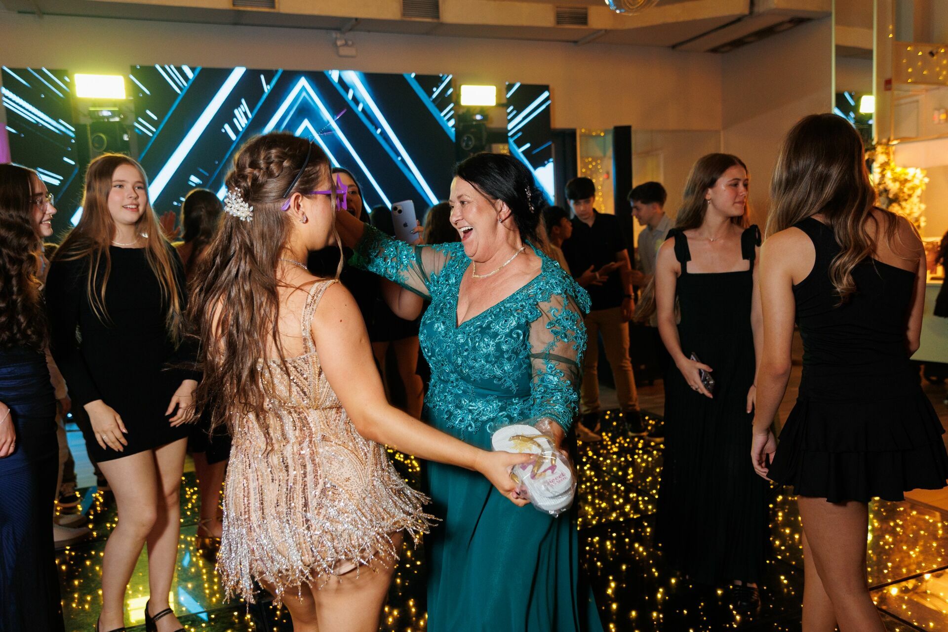 Foto Aniversário de 15 anos da Yasmin no Indaiá Joinville - Fotógrafo em Joinville Foto Aniversário de 15 anos da Yasmin no Indaiá Joinville - Fotógrafo em Joinville - Imagem 103