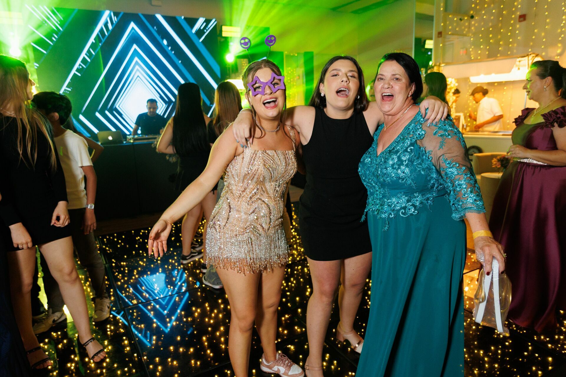 Foto Aniversário de 15 anos da Yasmin no Indaiá Joinville - Fotógrafo em Joinville Foto Aniversário de 15 anos da Yasmin no Indaiá Joinville - Fotógrafo em Joinville - Imagem 104