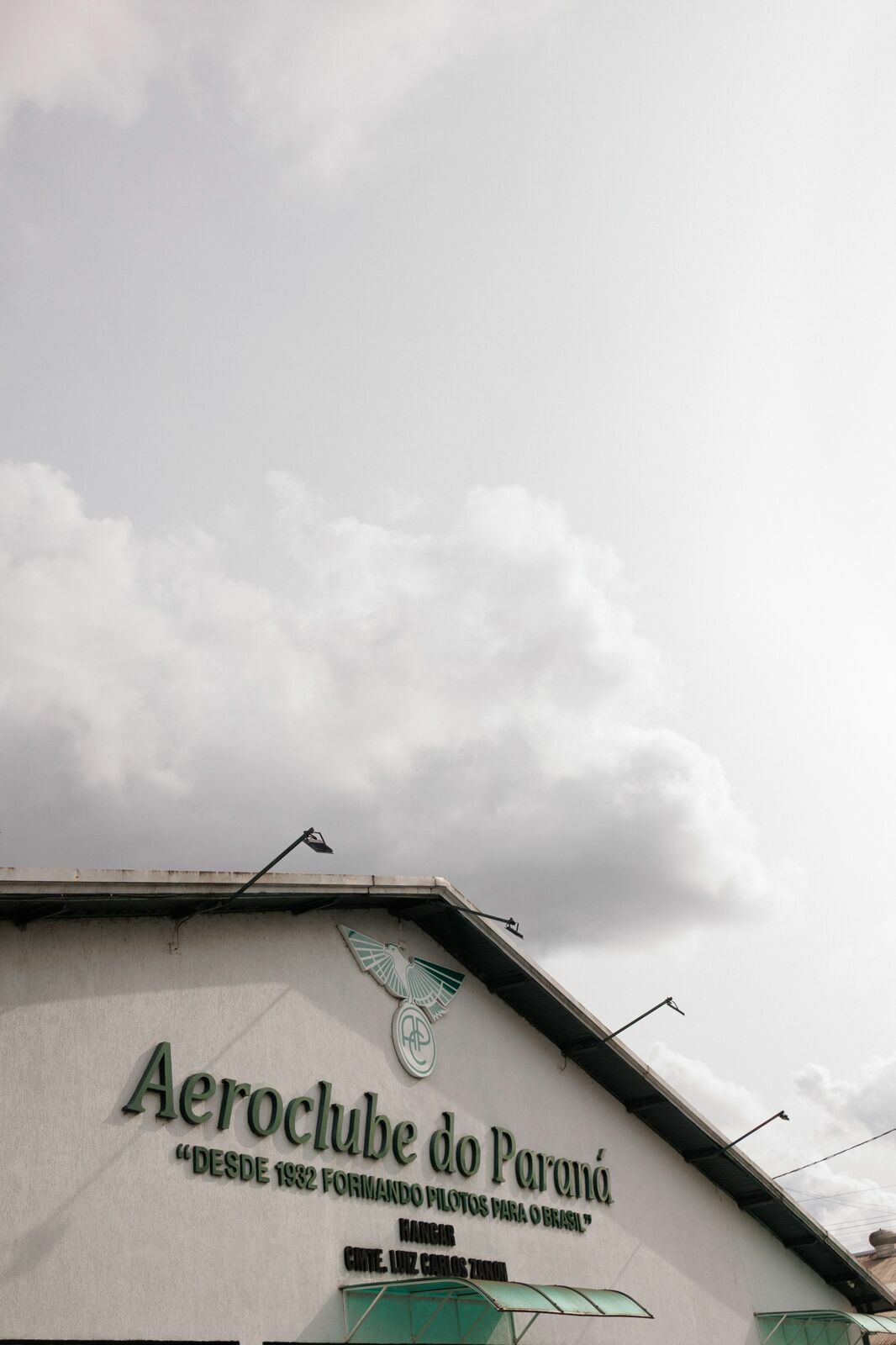 Foto Ensaio Pré Wedding da Thais e do Eron no Aeroclube do Paraná | Fotógrafo em Joinville - Imagem 16