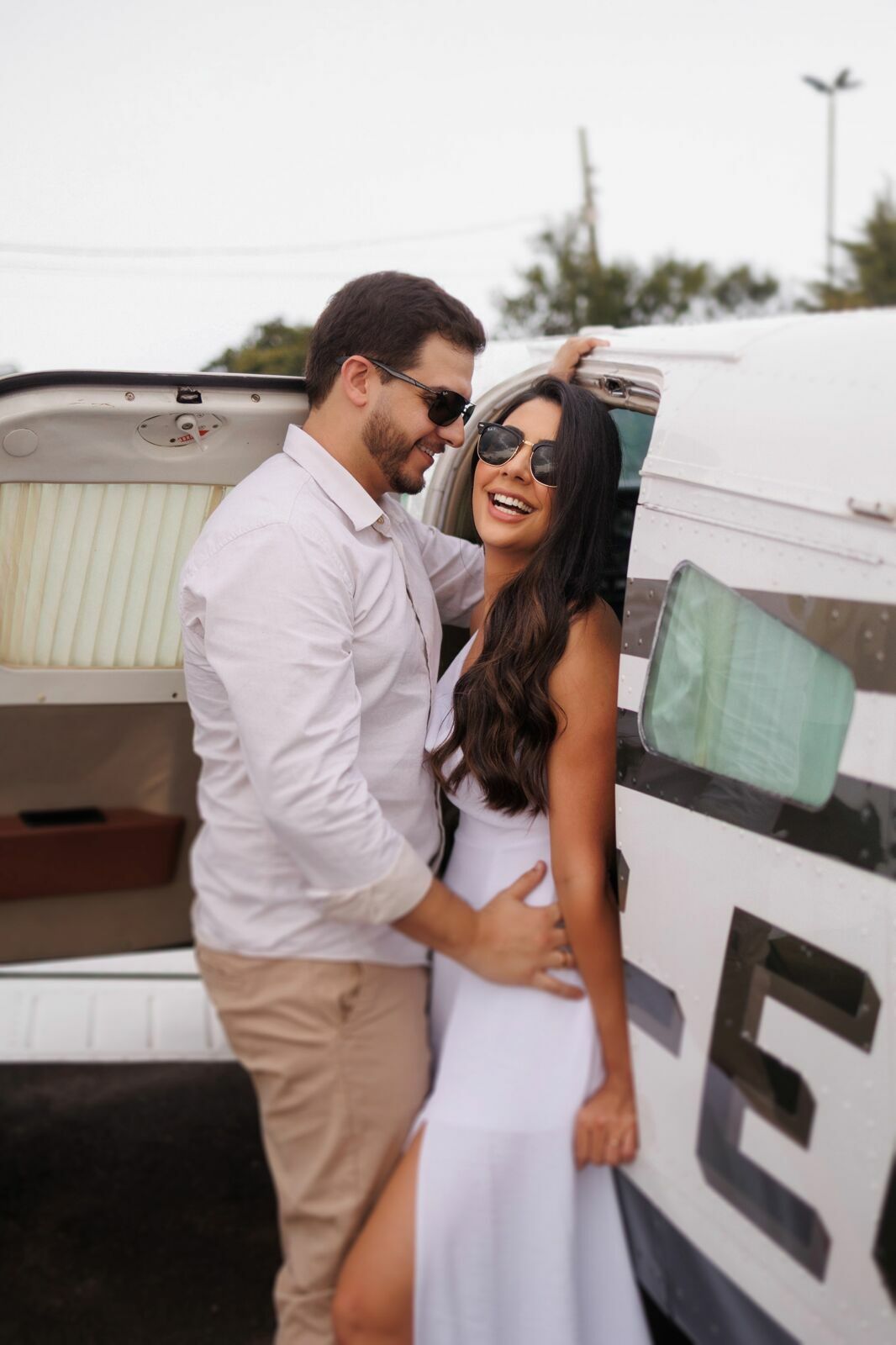 Foto Ensaio Pré Wedding da Thais e do Eron no Aeroclube do Paraná | Fotógrafo em Joinville - Imagem 7