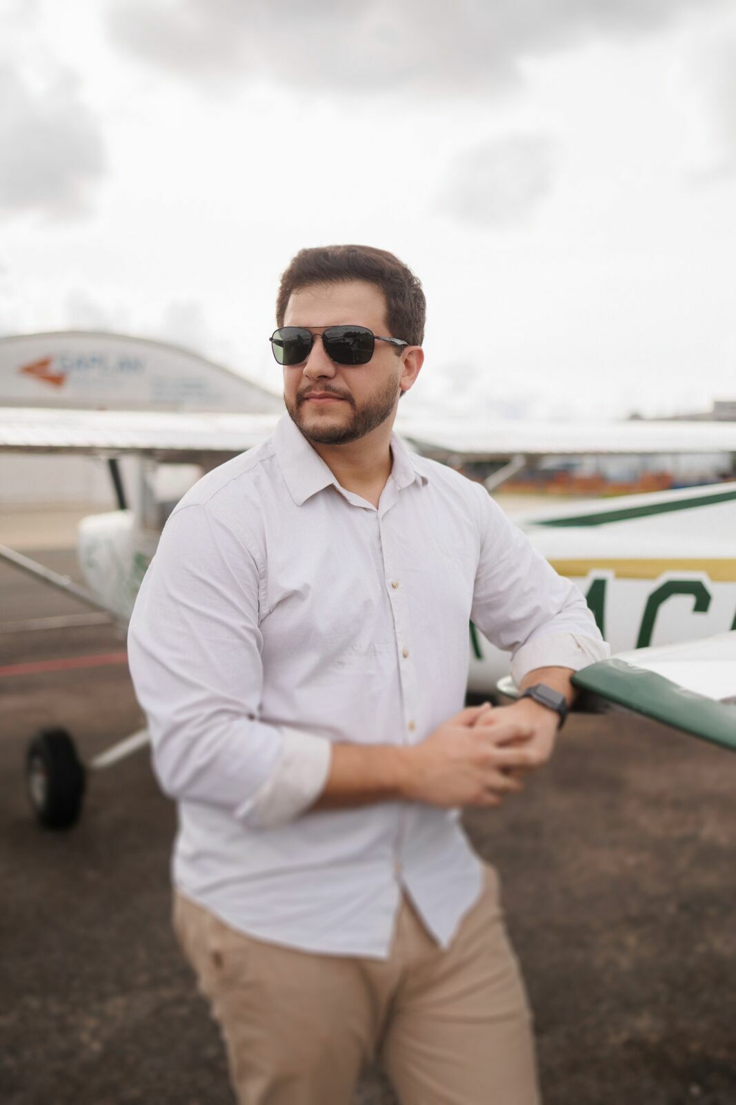 Foto Ensaio Pré Wedding da Thais e do Eron no Aeroclube do Paraná | Fotógrafo em Joinville - Imagem 5