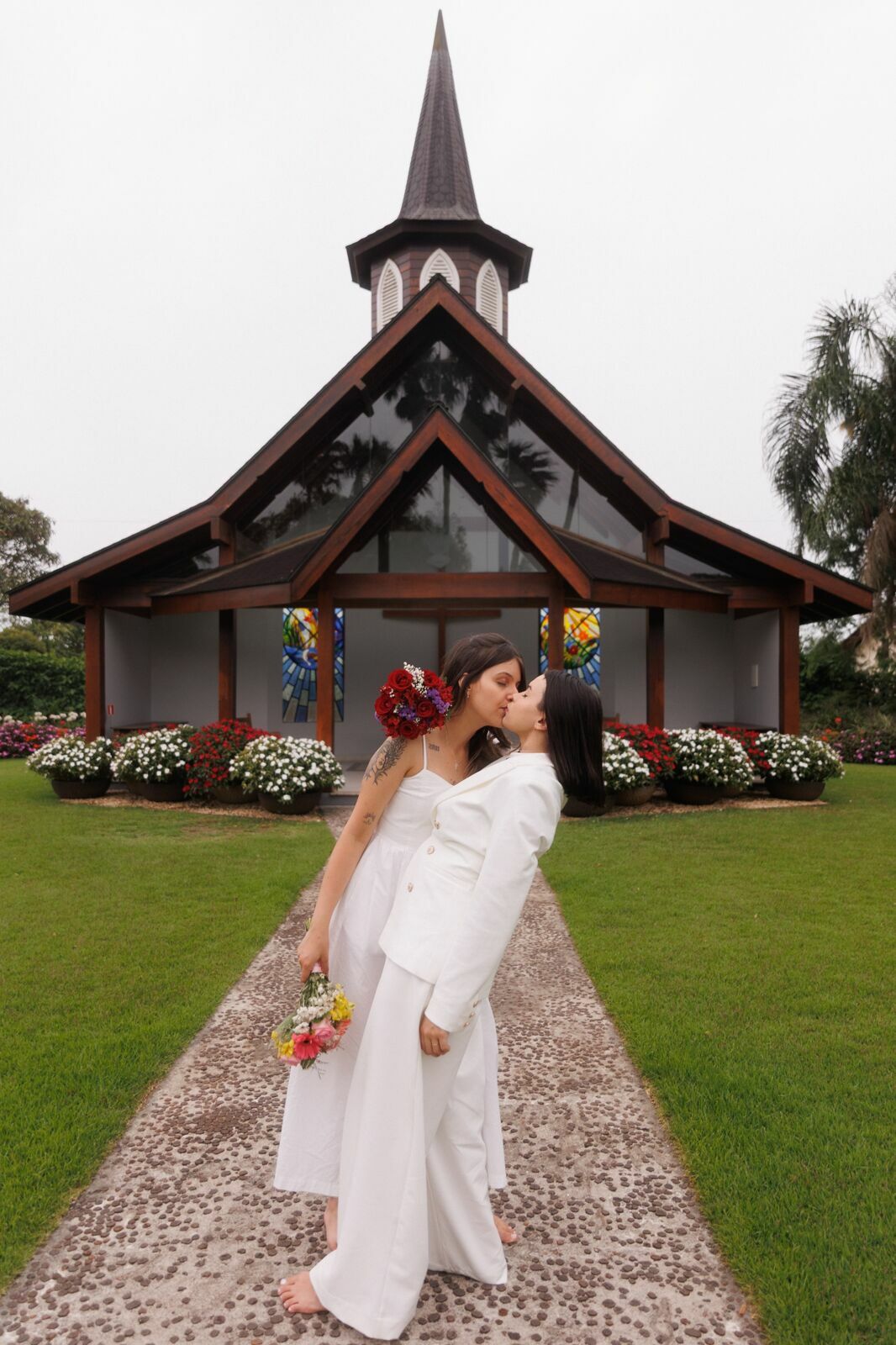 Foto Casamento Civil da Yasmin e da Brenda em Joinville - Fotógrafo em Joinville Foto Casamento Civil da Yasmin e da Brenda em Joinville - Fotógrafo em Joinville - Imagem 49