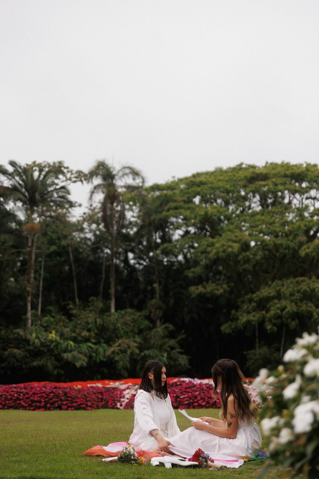 Foto Casamento Civil da Yasmin e da Brenda em Joinville - Fotógrafo em Joinville Foto Casamento Civil da Yasmin e da Brenda em Joinville - Fotógrafo em Joinville - Imagem 34