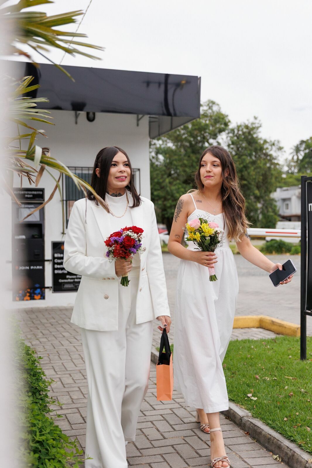Foto Casamento Civil da Yasmin e da Brenda em Joinville - Fotógrafo em Joinville Foto Casamento Civil da Yasmin e da Brenda em Joinville - Fotógrafo em Joinville - Imagem 1