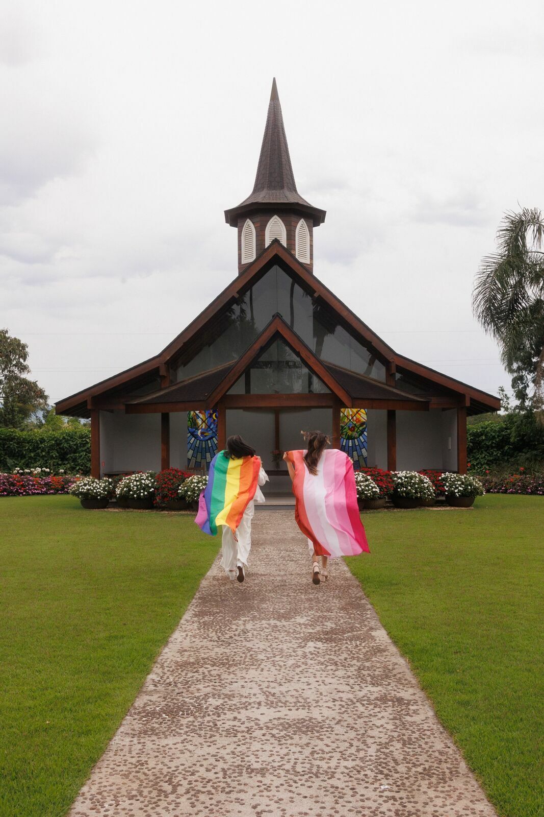 Foto Casamento Civil da Yasmin e da Brenda em Joinville - Fotógrafo em Joinville Foto Casamento Civil da Yasmin e da Brenda em Joinville - Fotógrafo em Joinville - Imagem 14