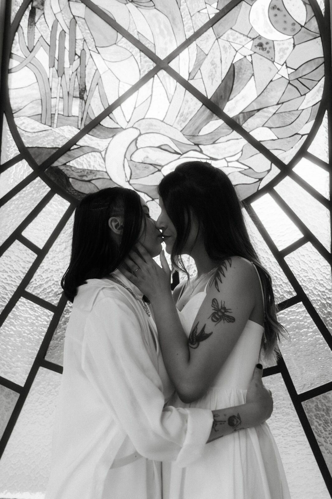 Foto Casamento Civil da Yasmin e da Brenda em Joinville - Fotógrafo em Joinville Foto Casamento Civil da Yasmin e da Brenda em Joinville - Fotógrafo em Joinville - Imagem 22