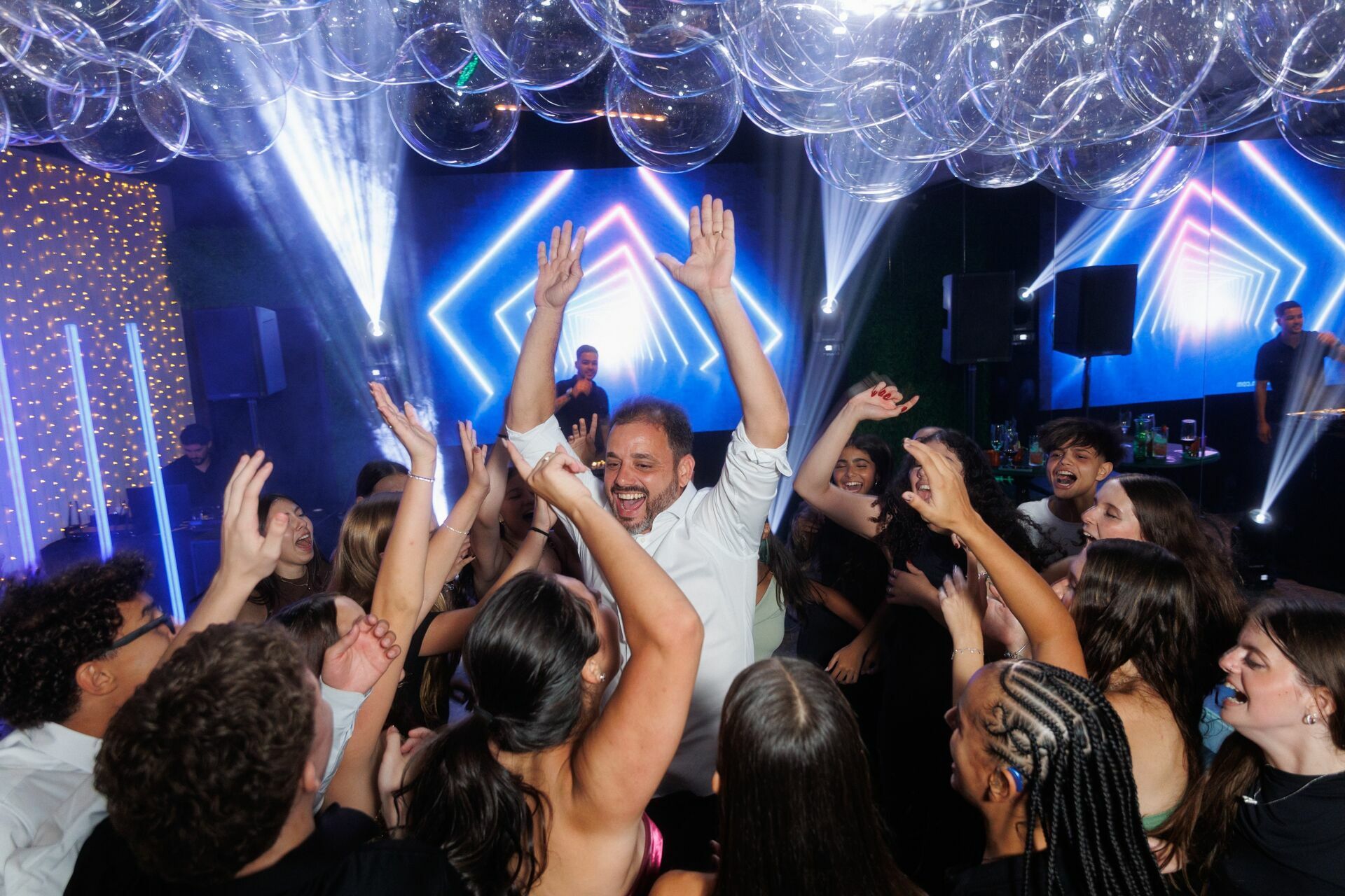 Foto Aniversário de 15 Anos da Júlia no Indaiá Villa em Joinville - Imagem 228