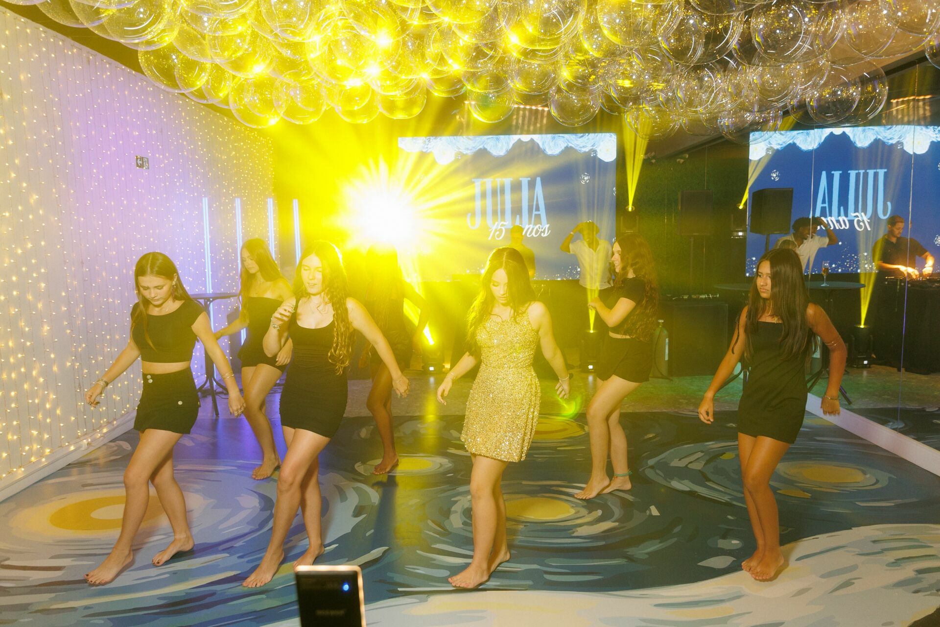 Foto Aniversário de 15 Anos da Júlia no Indaiá Villa em Joinville - Imagem 177