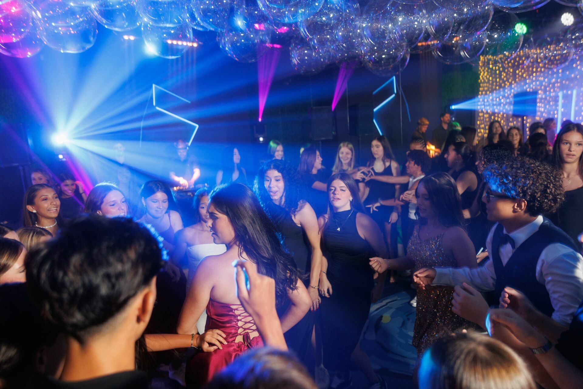 Foto Aniversário de 15 Anos da Júlia no Indaiá Villa em Joinville - Imagem 194