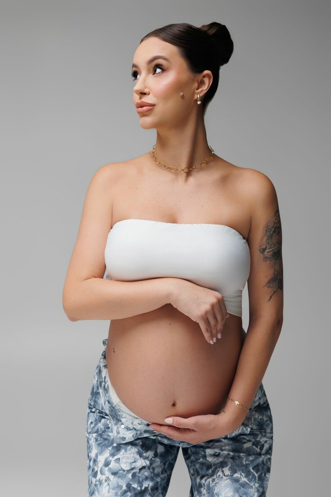 Foto Ensaio Gestacional da Gabriela em Estúdio - Fotógrafo em Joinville - Imagem 18