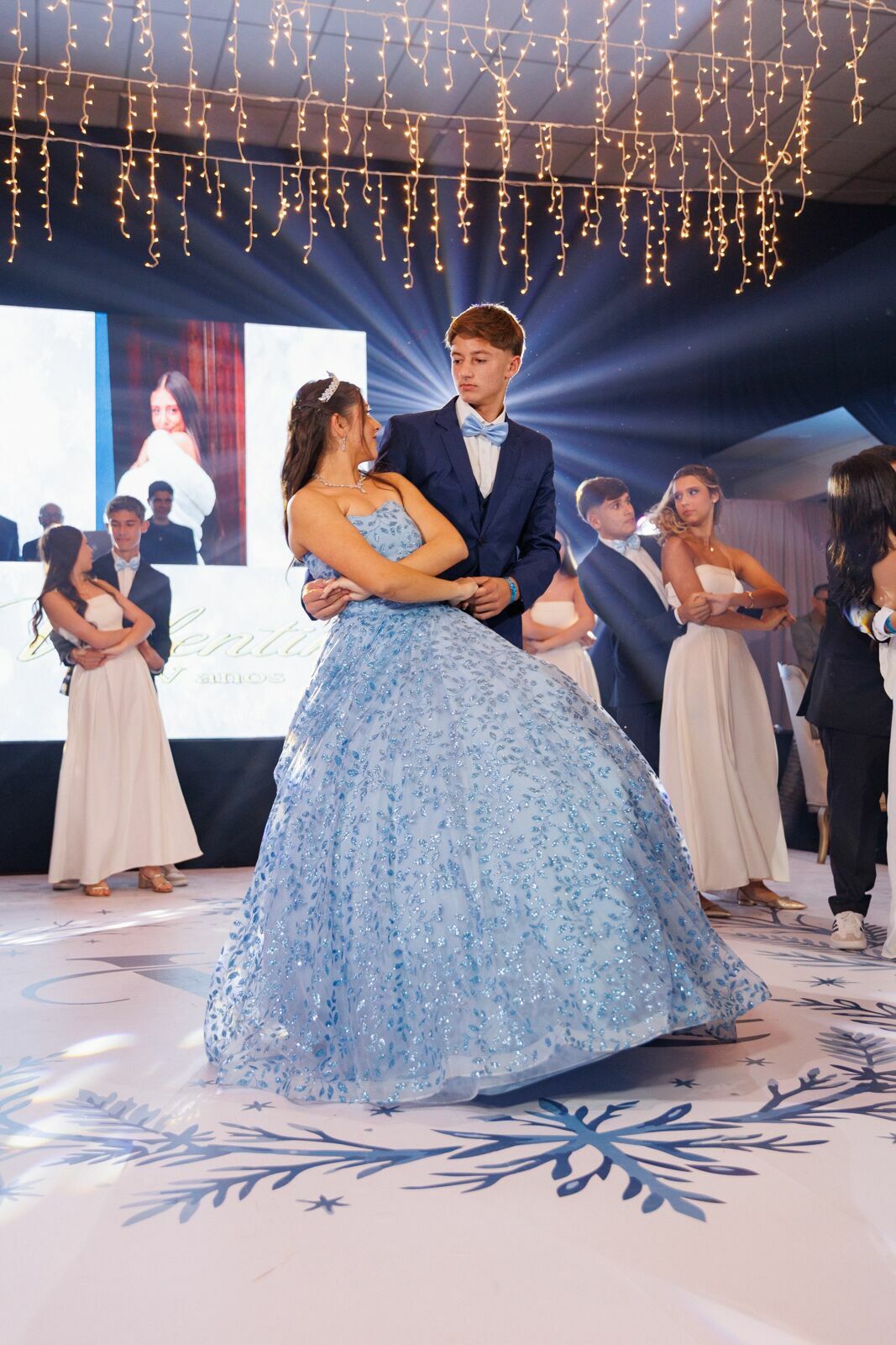 Foto Aniversário da Valentina 15 Anos no Clube Náutico Cruzeiro do Sul - Fotógrafo em Joinville - Imagem 152
